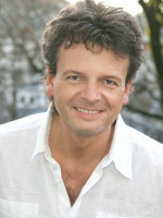 Dr. Dr. Stefan Michel Zahnarzt