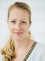 Dr. Adrienne Von Germar Implantologie, Zahnarzt