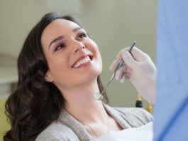 Karies Zahn Erkrankung kann durch gute Mundhygiene vorgebeugt werden