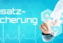 Illustration zur stationären Zusatzversicherung: Arzt wählt digitale Gesundheitsicons wie Herz, Spritze und Analyse aus – Symbol für erweiterte Leistungen, Komfort und Wahlfreiheit im Krankenhaus.