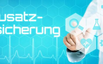 Illustration zur stationären Zusatzversicherung: Arzt wählt digitale Gesundheitsicons wie Herz, Spritze und Analyse aus – Symbol für erweiterte Leistungen, Komfort und Wahlfreiheit im Krankenhaus.